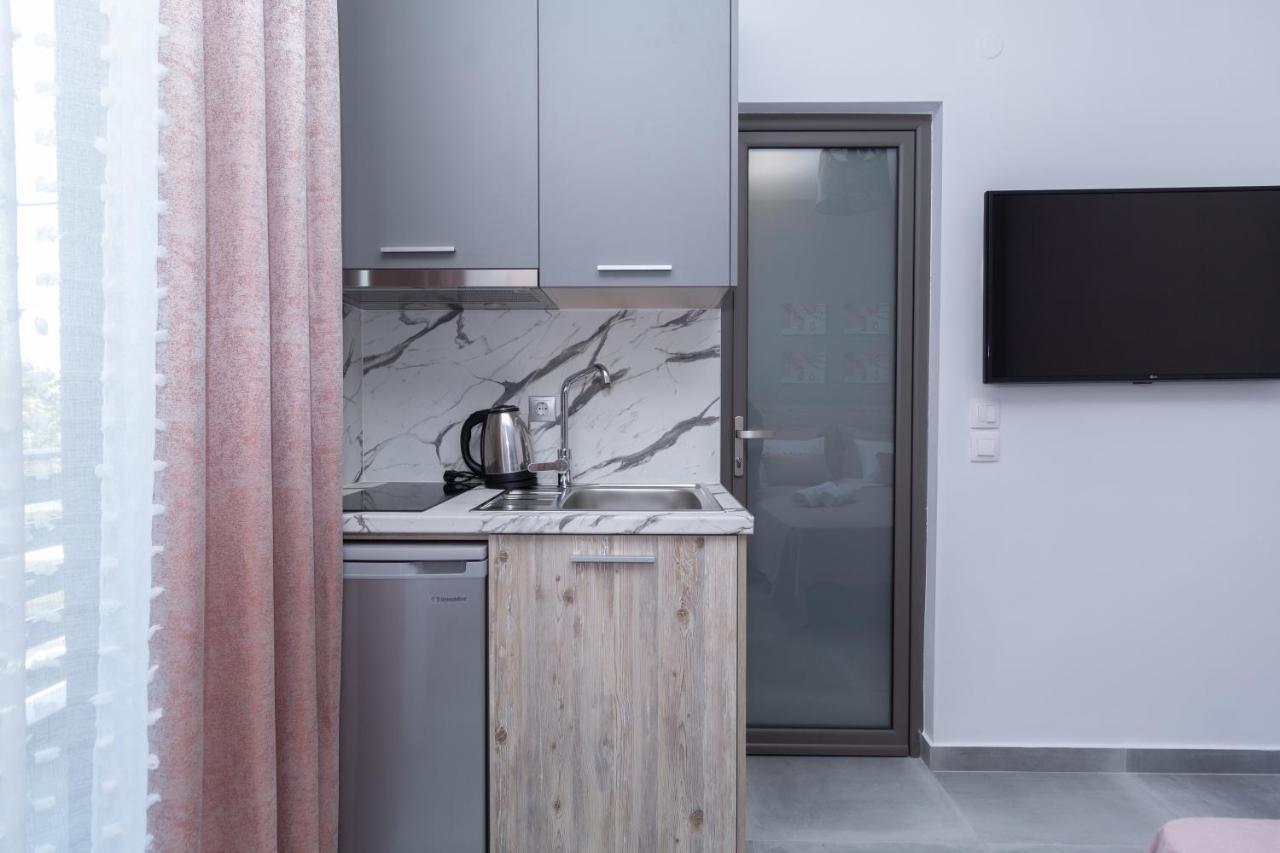Golden Seaside 1 Apartment Nea Roda Exterior photo